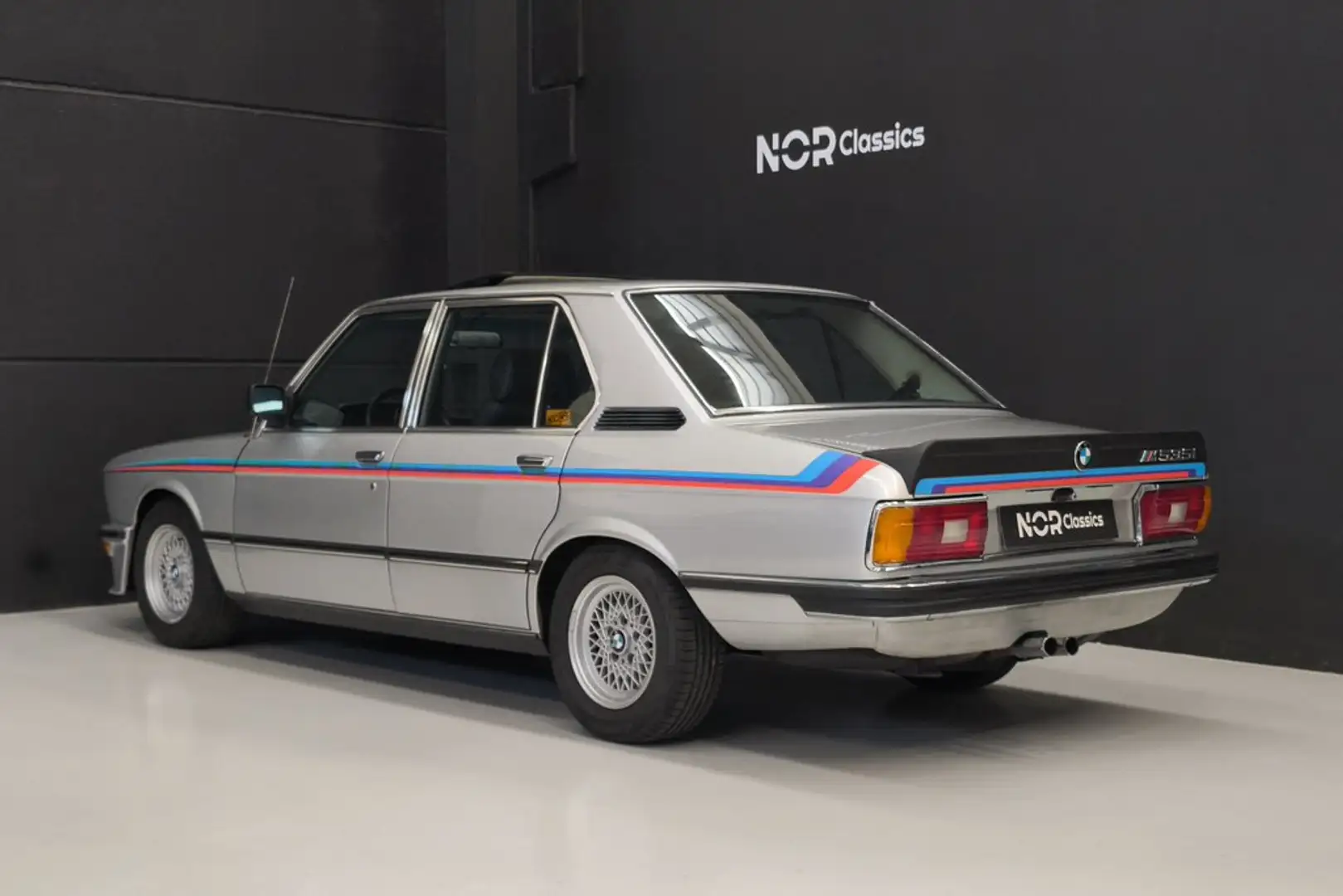 BMW M 535i (E12) - 2