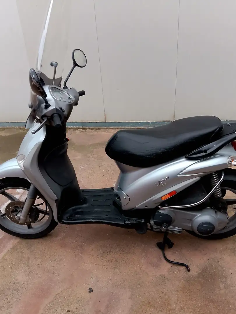 Piaggio Liberty 125 Grigio - 2