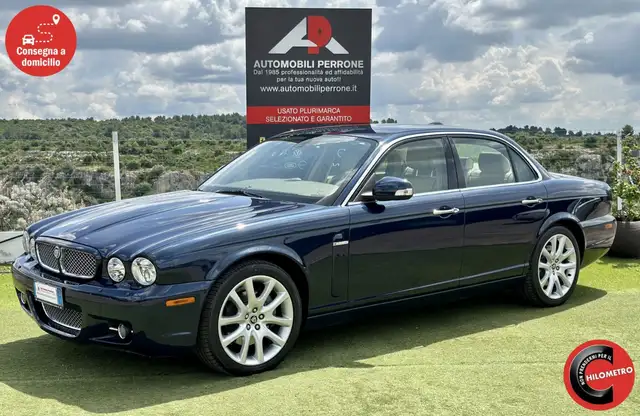 Jaguar XJ 2.7 D V6 Sovereign - Service Book Jaguar