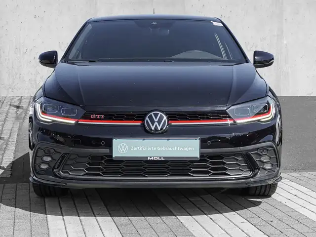 Volkswagen Polo view 3