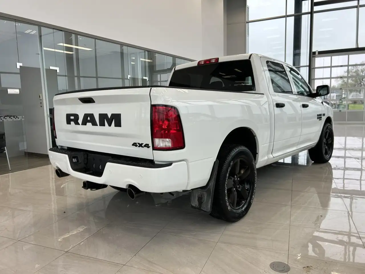 RAM 1500 снимка RAM 1500