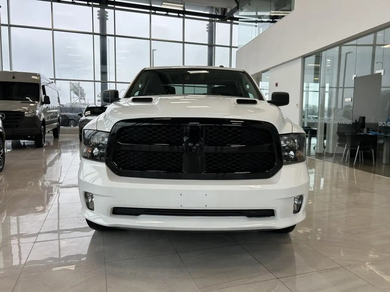 RAM 1500 снимка RAM 1500