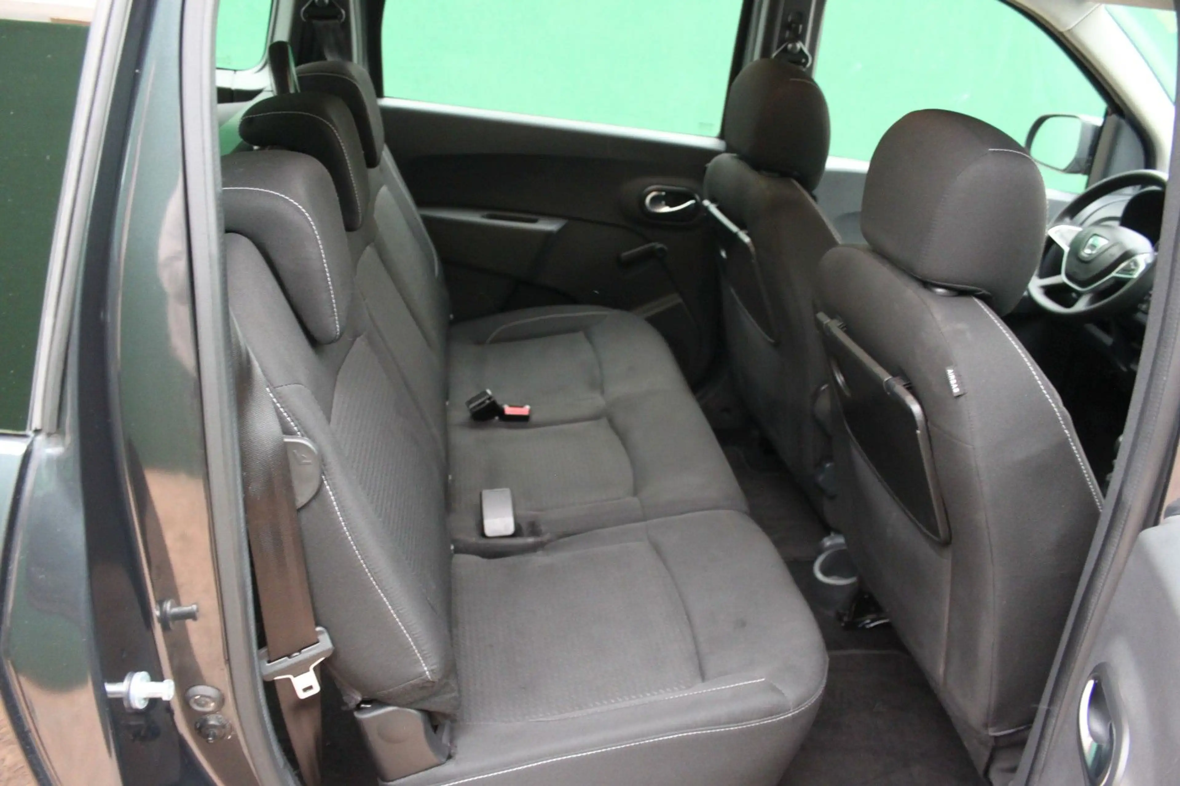 Dacia Lodgy TCe 100/ PDC/ Klima/ SHZ/ Navi/ nur 35 tkm — photo 12