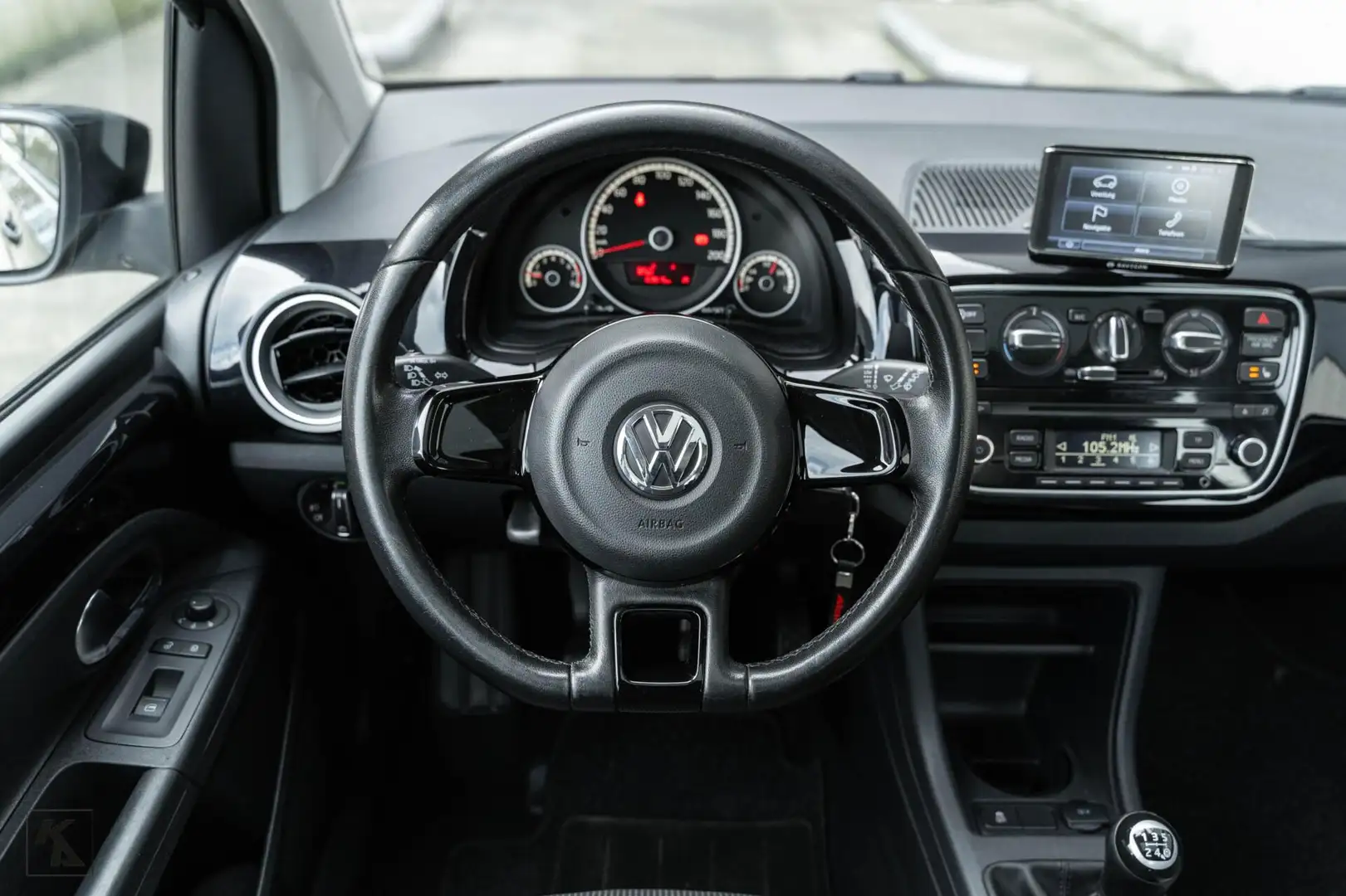 Volkswagen up! 1.0 2013 | High Up | 5-DRS 75PK | Luxe BM Zwart - 2