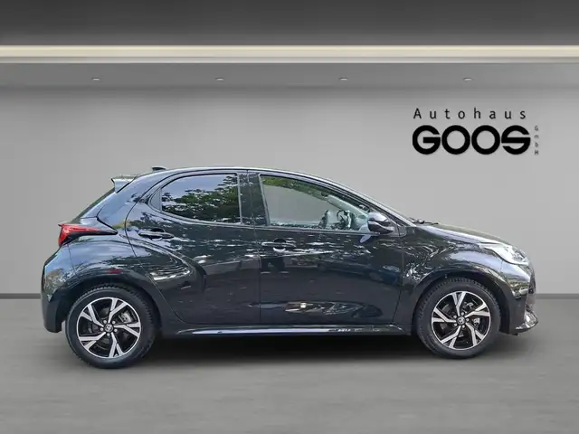 Toyota Yaris view 6