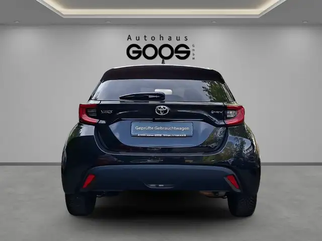 Toyota Yaris view 4