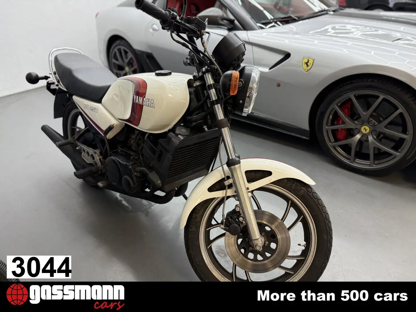 Yamaha RD 250 LC / 38 PS / 247 ccm Bílá - 1
