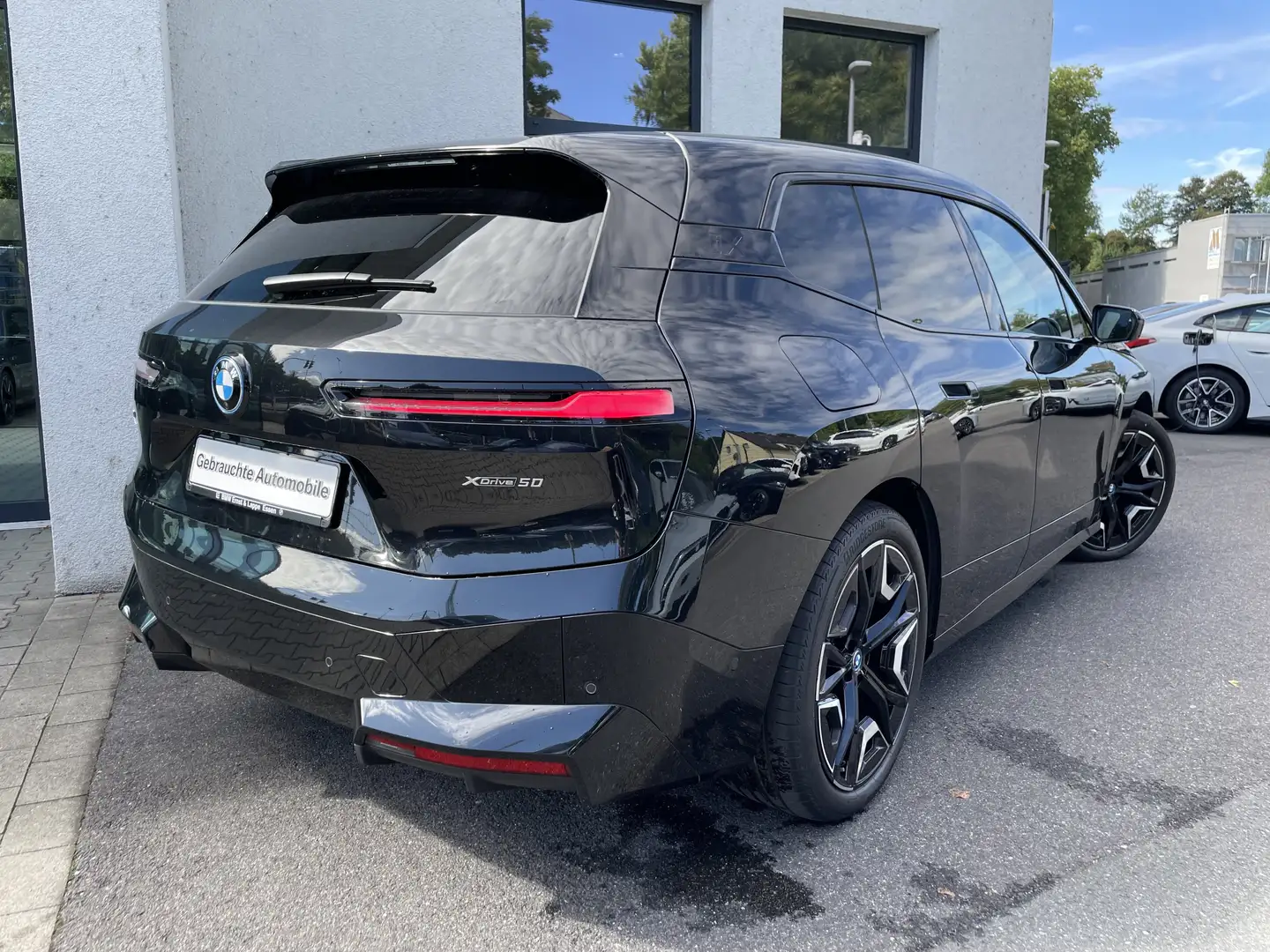BMW iX xDrive50 Suite || Pano AHK 360°cam HUD LEDER Schwarz - 2