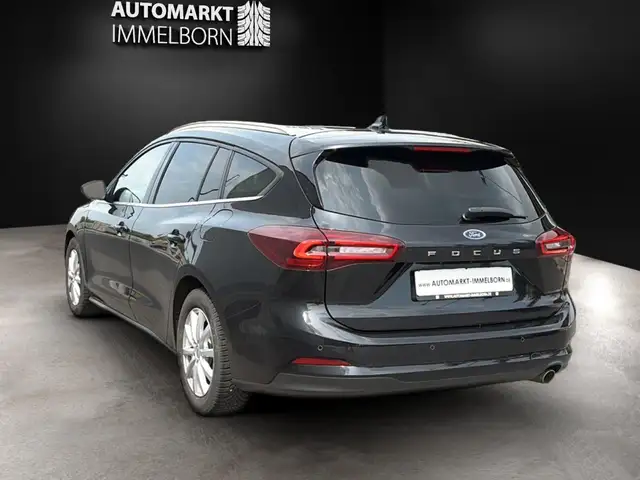 Ford Focus view 5