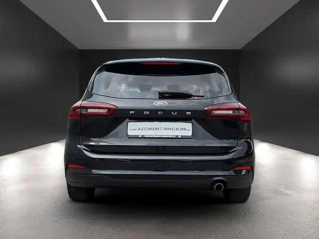 Ford Focus view 10