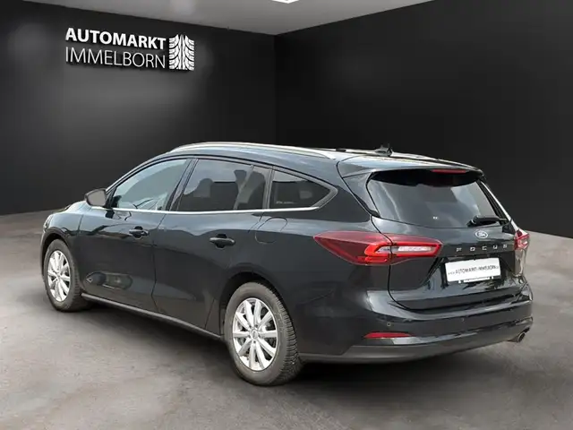 Ford Focus view 6