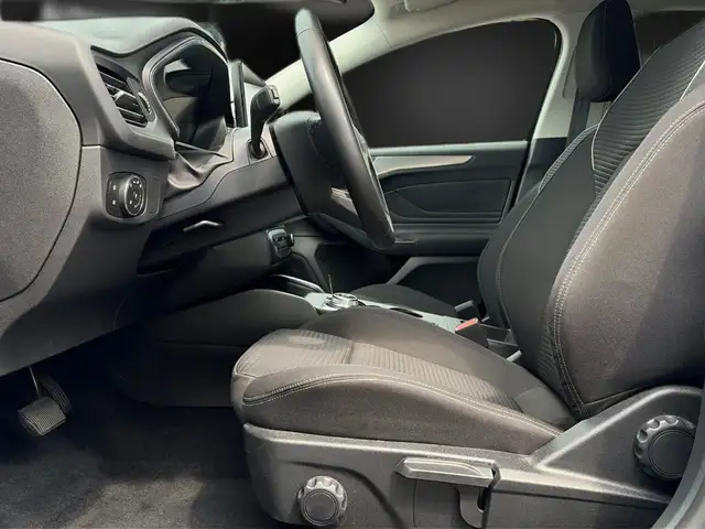 Ford Focus view 14