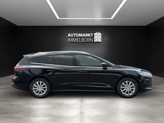 Ford Focus view 11