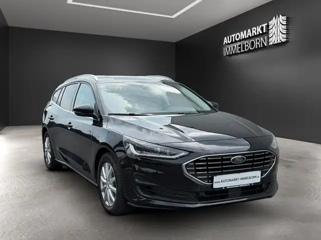Ford Focus view 2