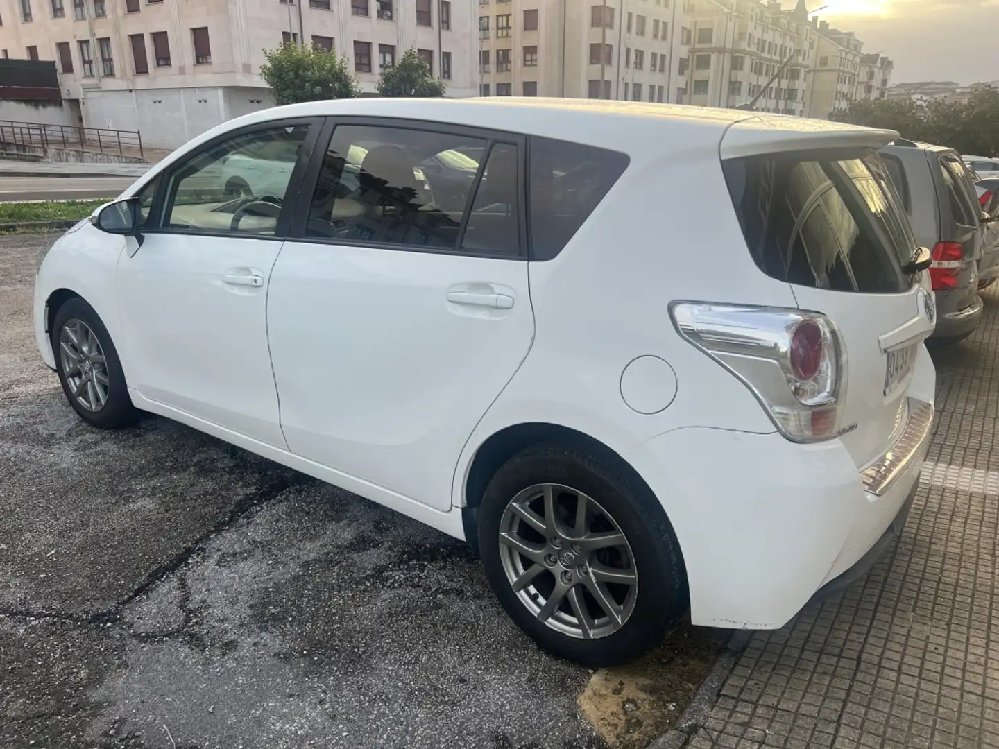 Toyota Verso 115D Advance 5pl. Blanco - 2