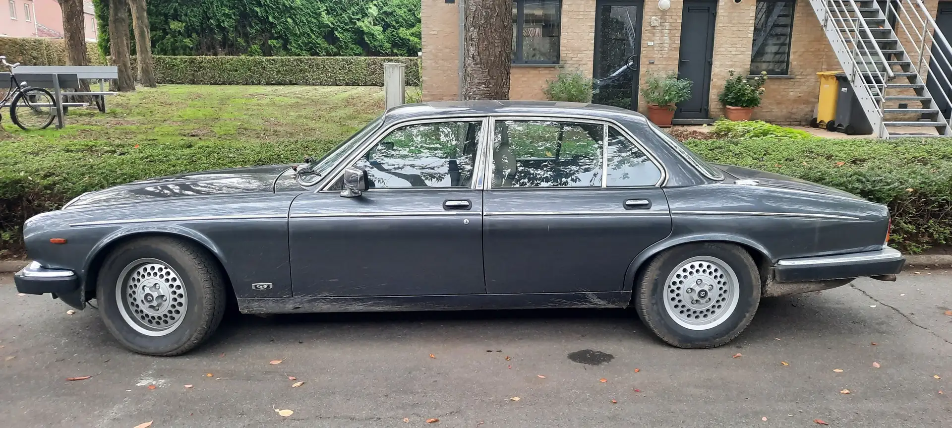 Daimler Sovereign V12 U9 Szürke - 1