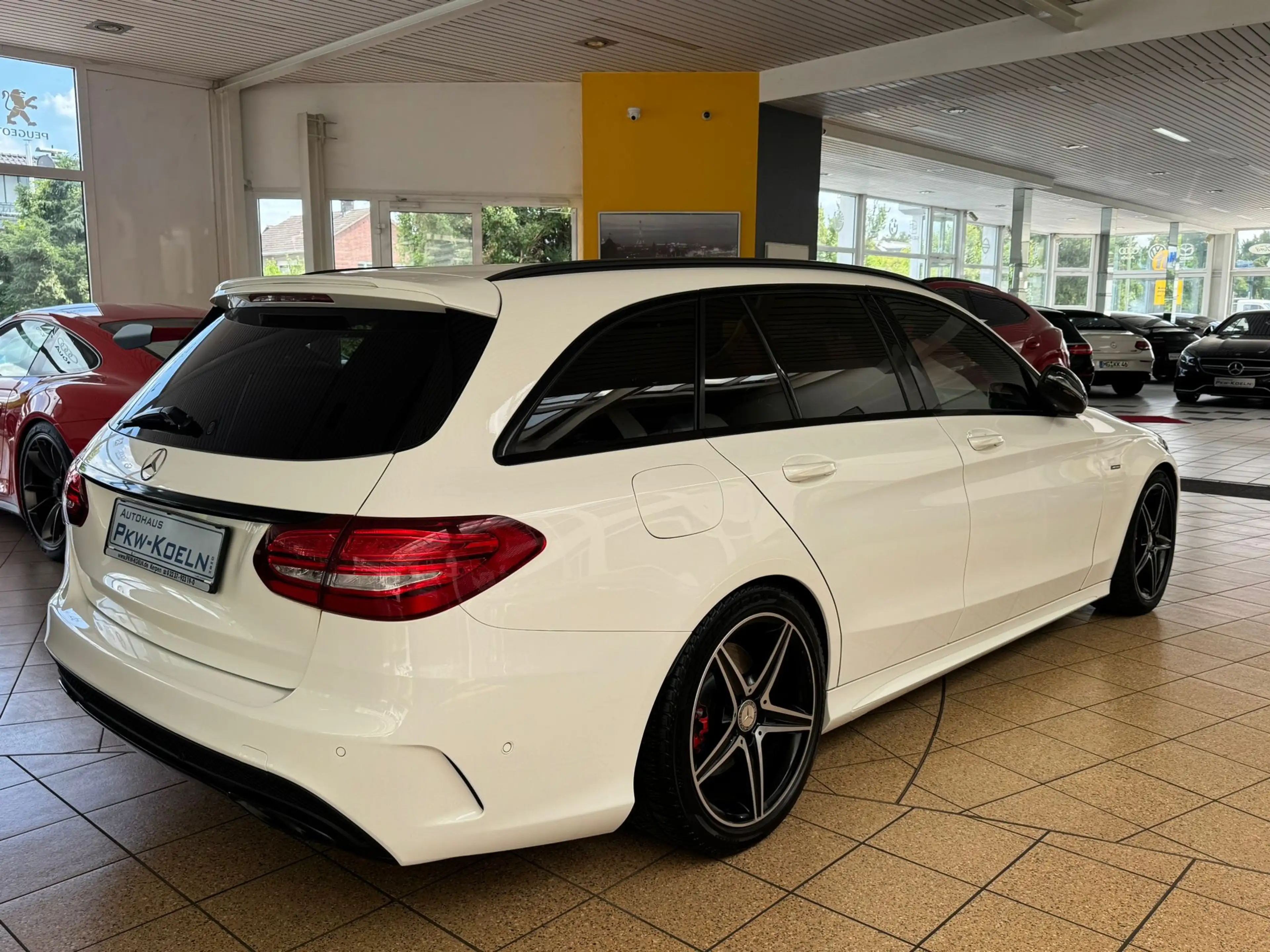 Mercedes-Benz C 43 AMG 4M *PANO*KAMERA*NiGHT*LED*ToTW*COMAND* — photo 3