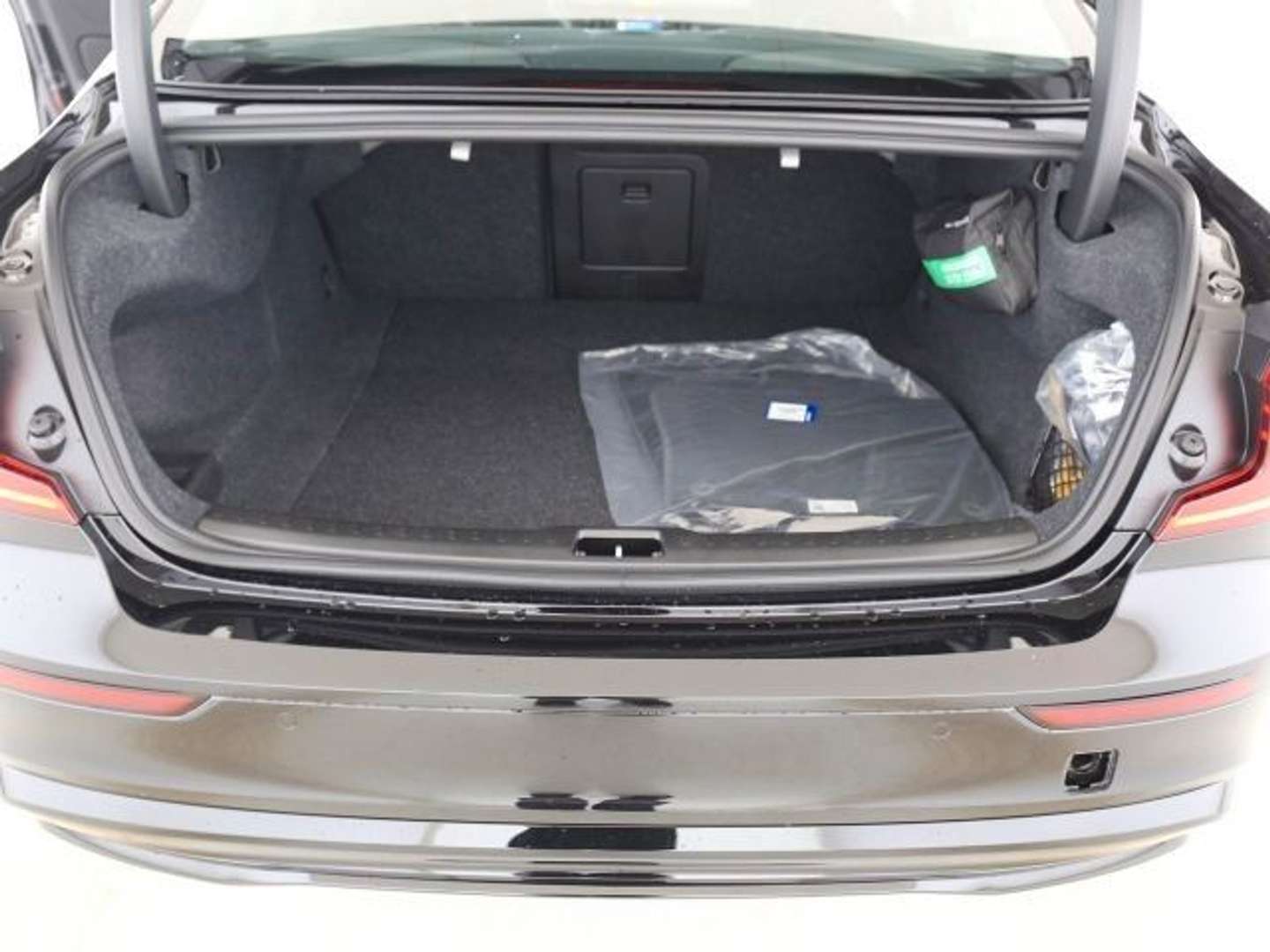 Volvo S60 B4 Plus - 2024 - Joinsteer - #9