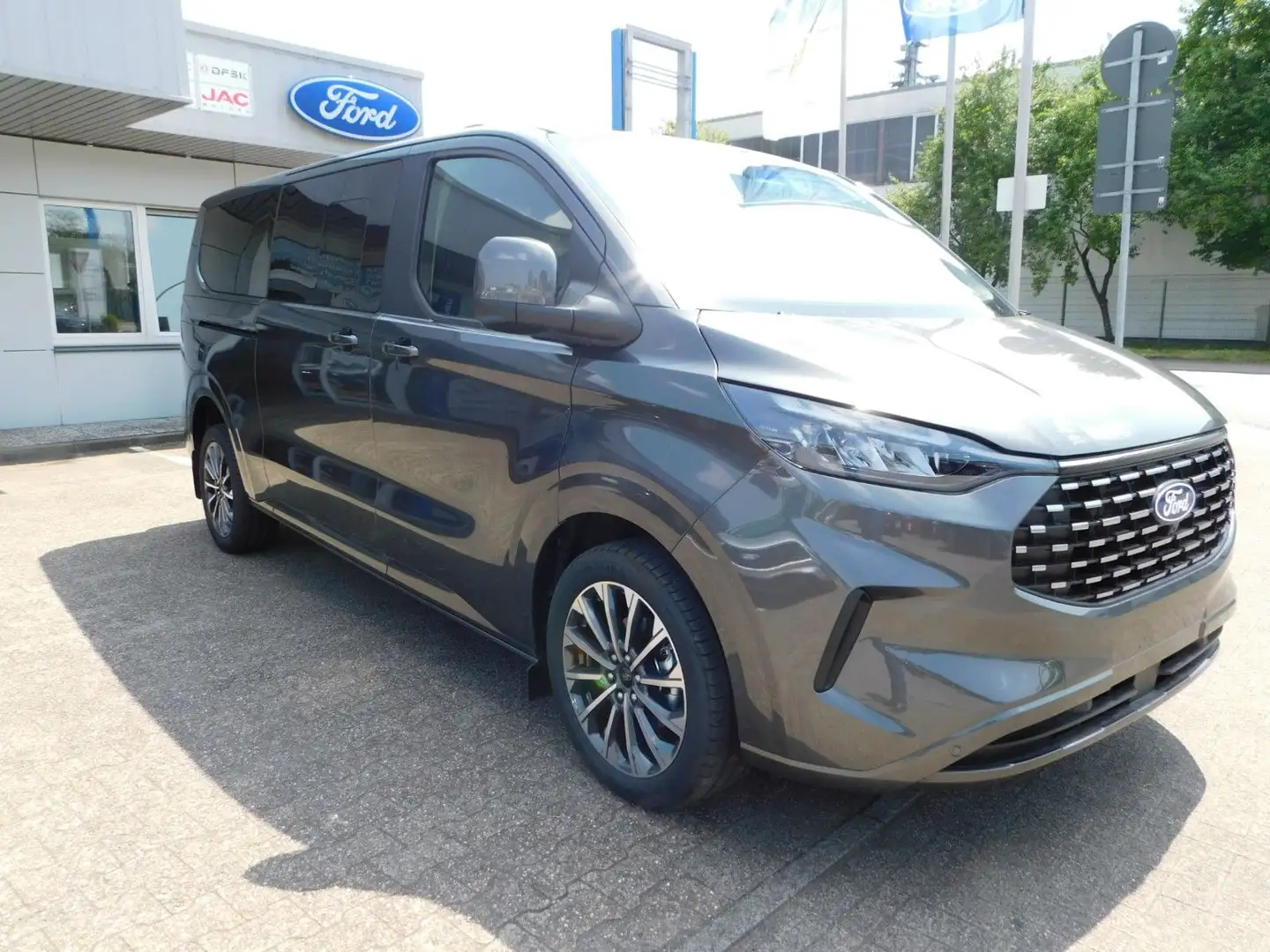 Ford Tourneo Custom Titanium X  2.0 L2 Autom. Allrad Gris - 1