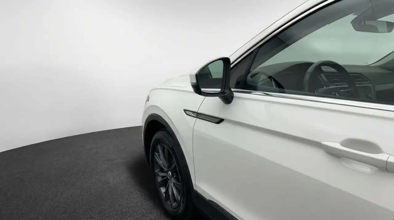 Volkswagen Tiguan photo Volkswagen Tiguan