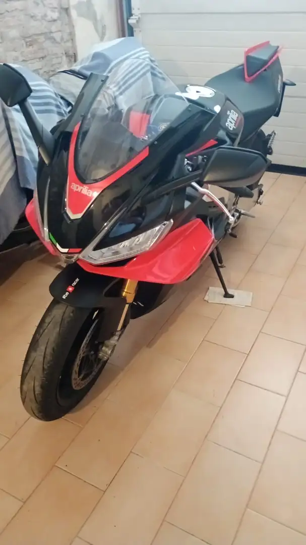 Aprilia RSV4 FACTORY Negro - 1