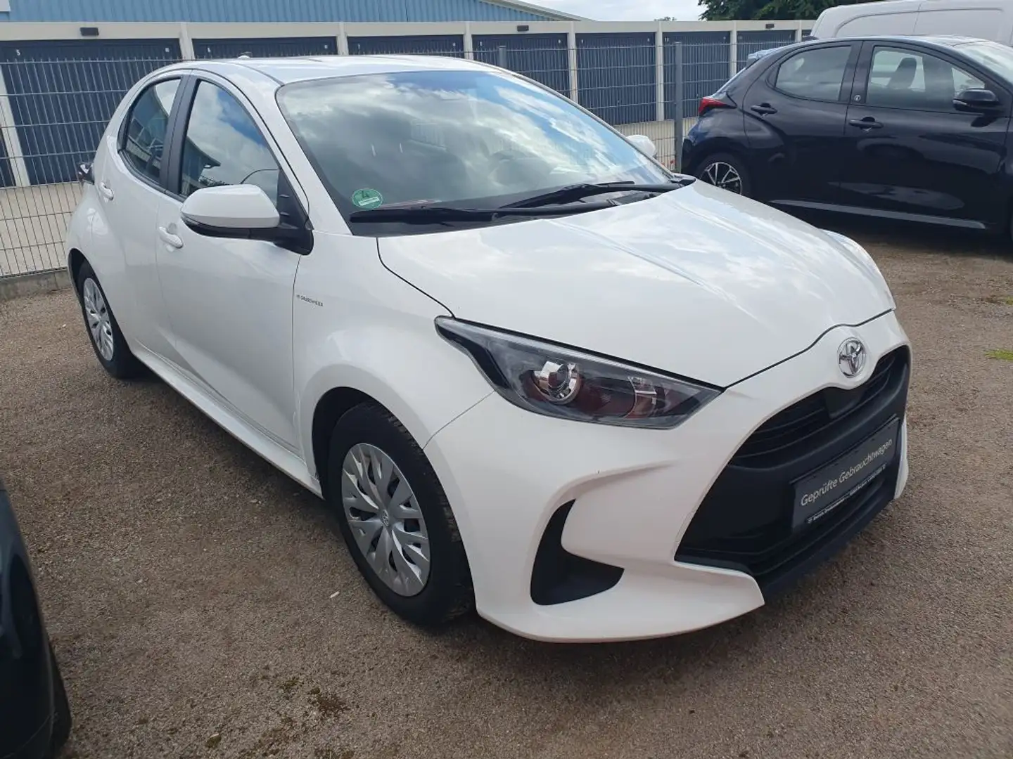 Toyota Yaris 1.0 VVT-i Comfort White - 2