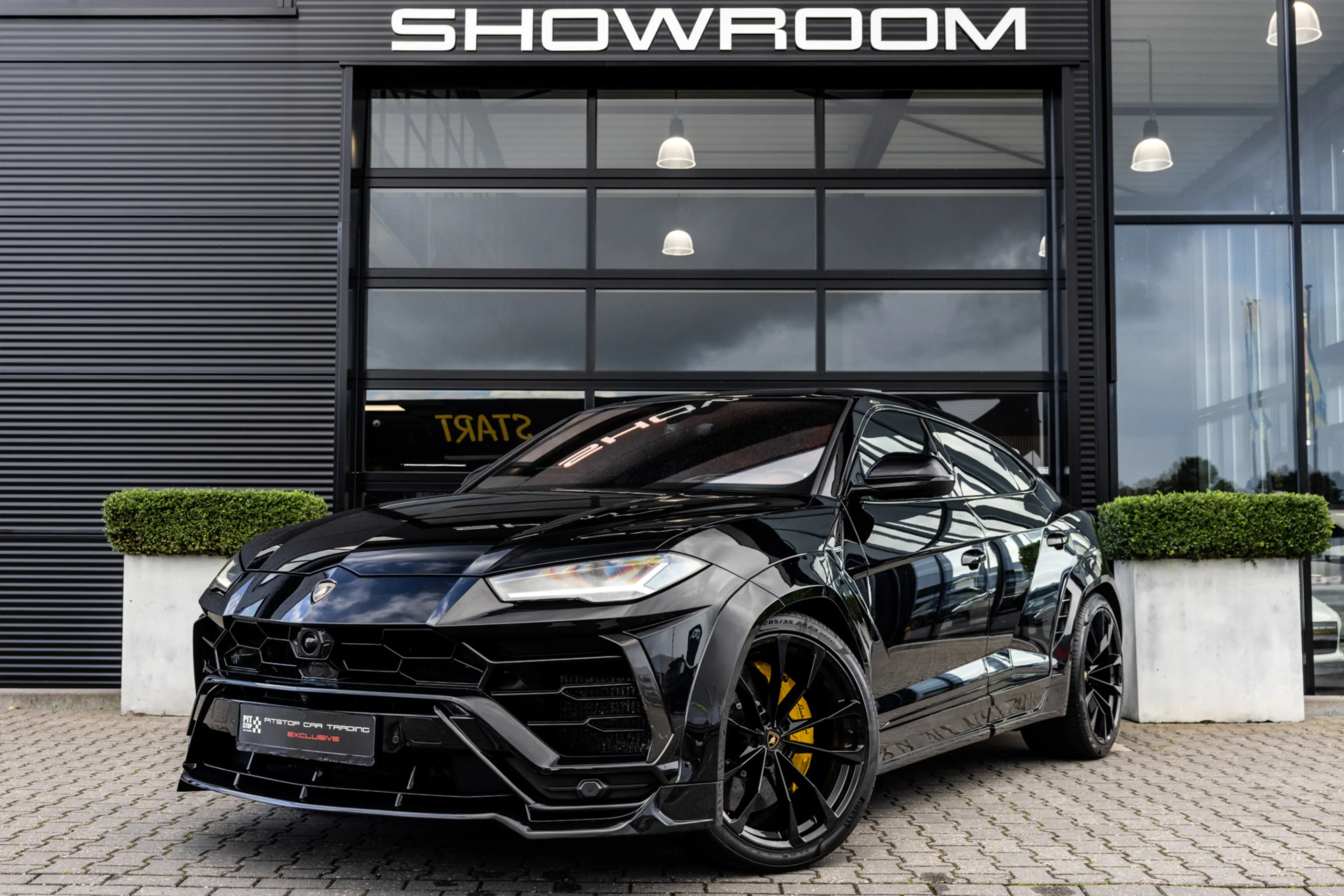 Lamborghini Urus 4.0 V8 Novitec Widy-Body en uitlaat, Massage, 23 i — photo 2