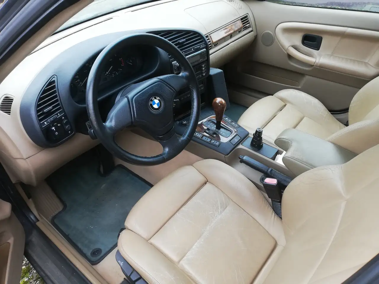 BMW 318iA touring, foto 4