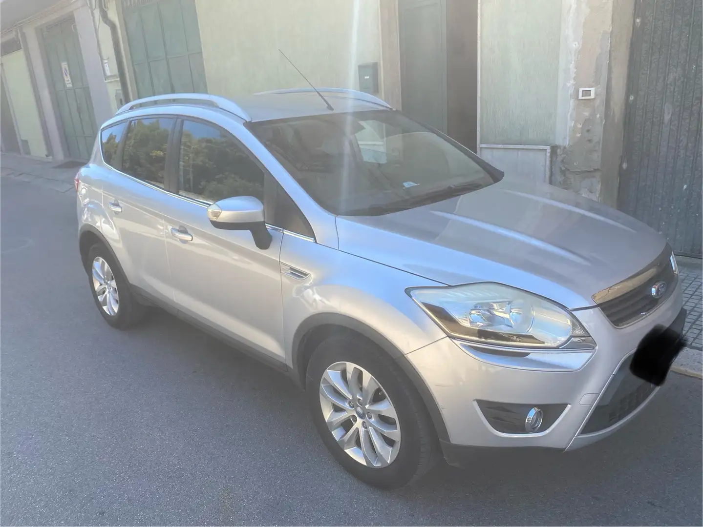 Ford Kuga - 1