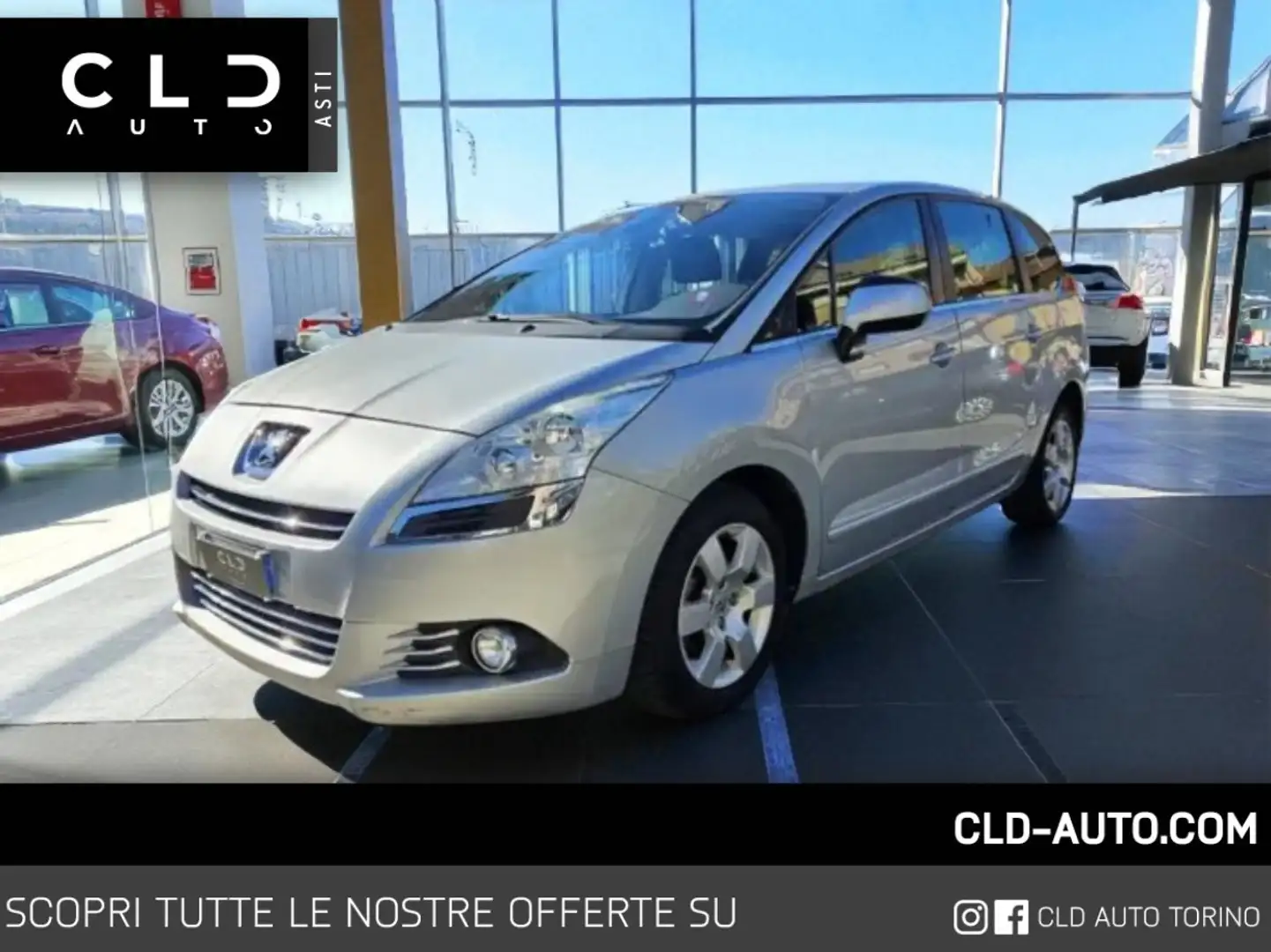 Peugeot 5008 1.6 hdi 8v Active (tecno) 112c 7POSTI Silber - 1