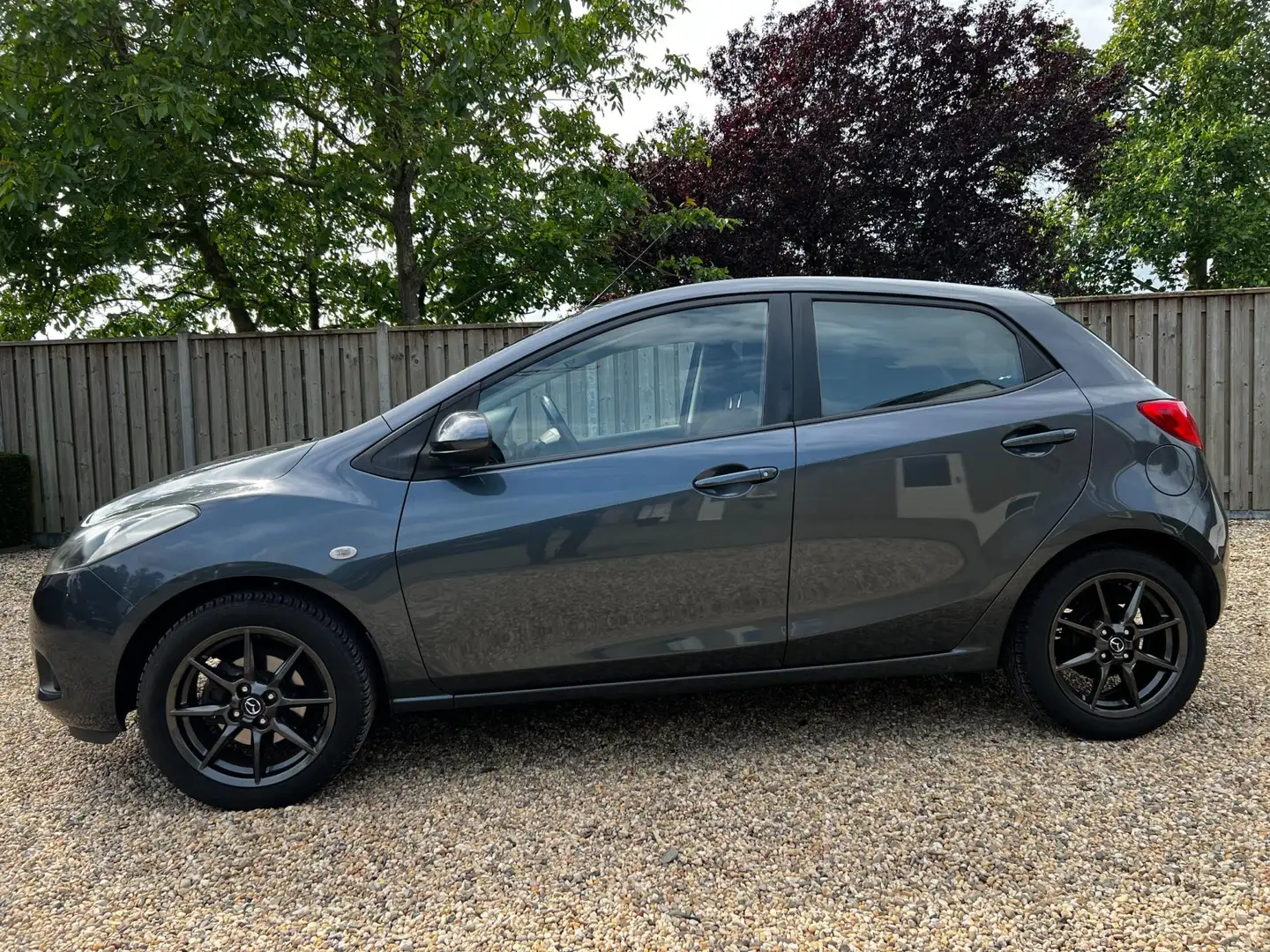 Mazda 2 1.5 S-VT Executive Airco & Stoelverwarming & sport Gris - 2