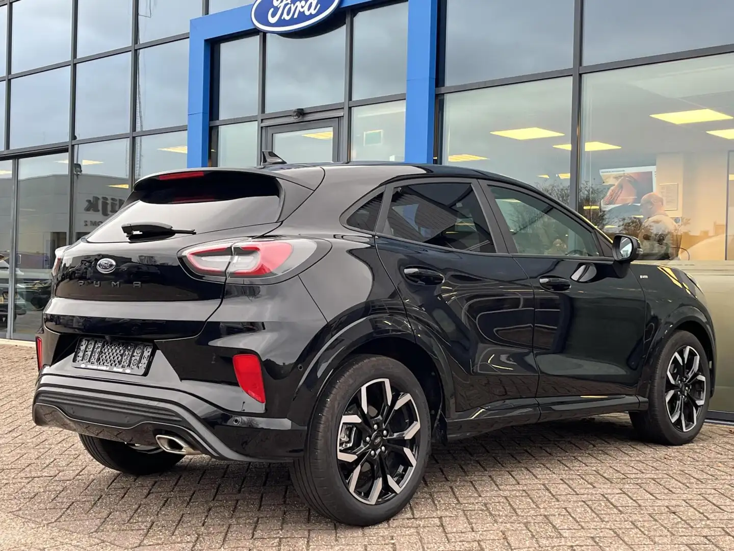 Ford Puma 1.0 EcoBoost Hybrid ST-Line X 155PK Automaat Winte Zwart - 2