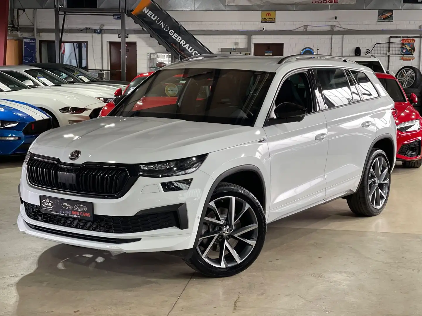 Skoda Kodiaq SPORTLINE+7-SITZ+4X4+SHZ+AHK+UNFALLFREI+GARANTIE Wit - 1