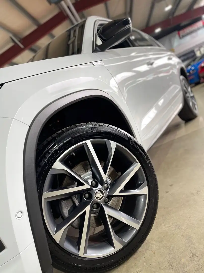 Skoda Kodiaq SPORTLINE+7-SITZ+4X4+SHZ+AHK+UNFALLFREI+GARANTIE Wit - 2