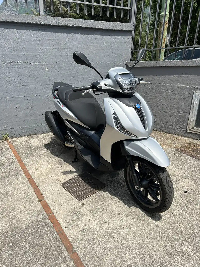 Piaggio Beverly 300 S - 1