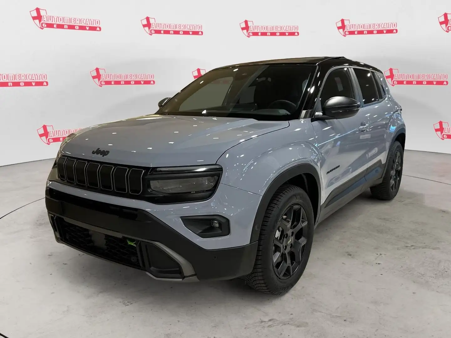 Jeep Avenger Avenger 1.2 Turbo 145 CV MHEV 4xe Overland Gris - 1