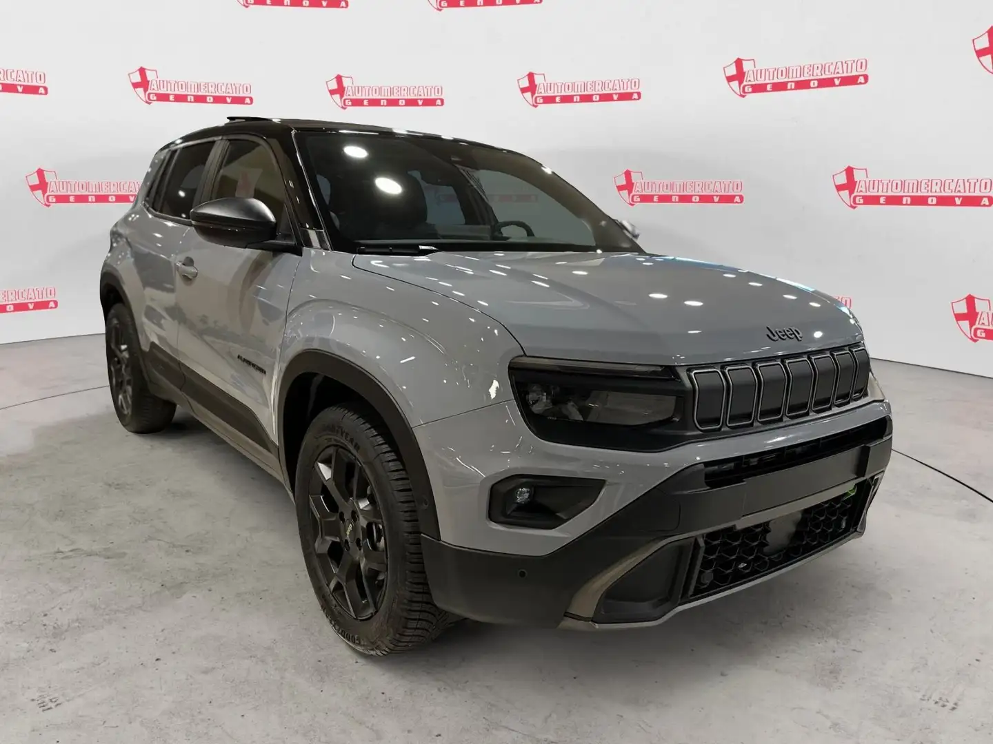 Jeep Avenger Avenger 1.2 Turbo 145 CV MHEV 4xe Overland Gris - 2