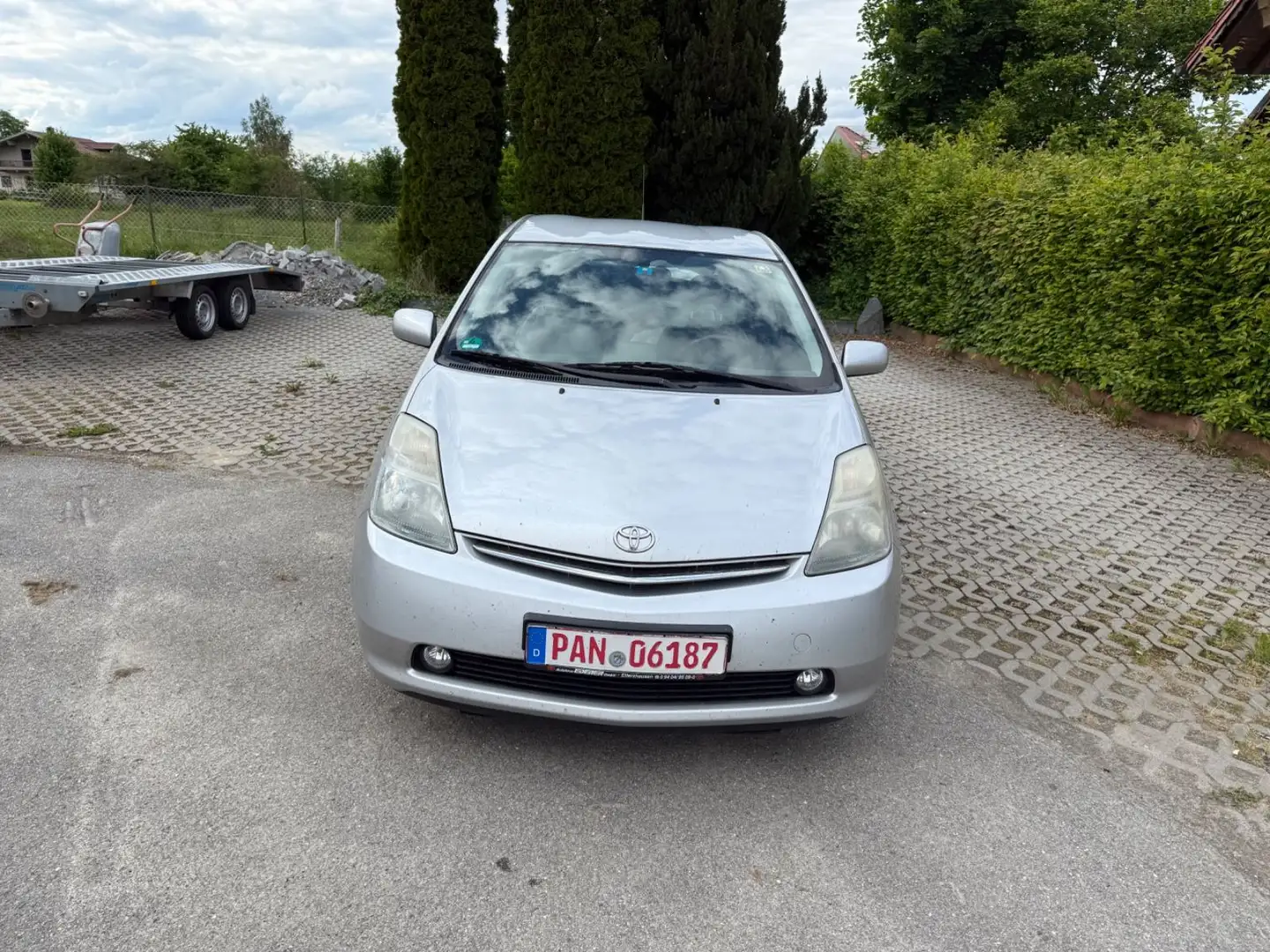 Toyota Prius Hybrid Automatik, Klima Keyless and Go Silber - 1