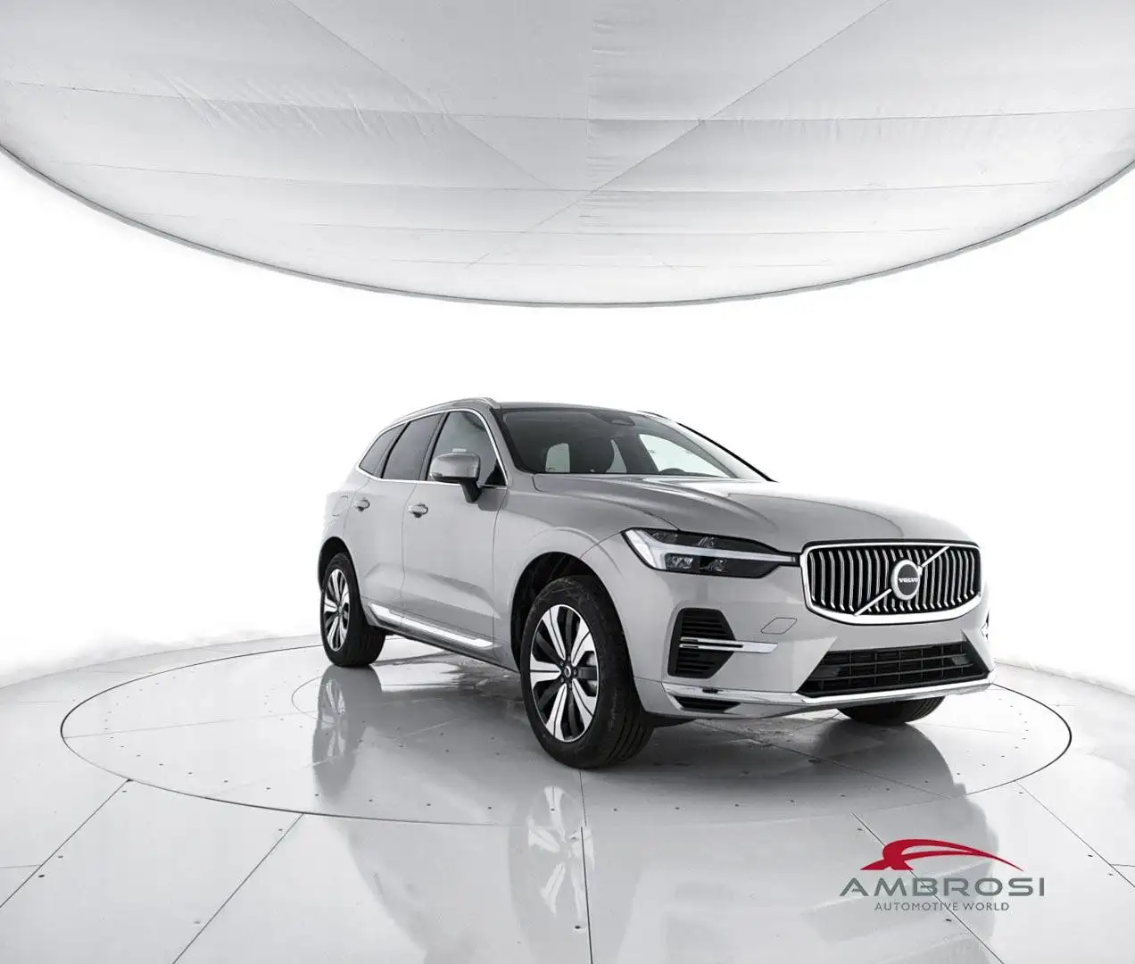 Volvo XC60 T6 AWD Plug-in hybrid Elettrica/Benzina Core Bright Argento - 2