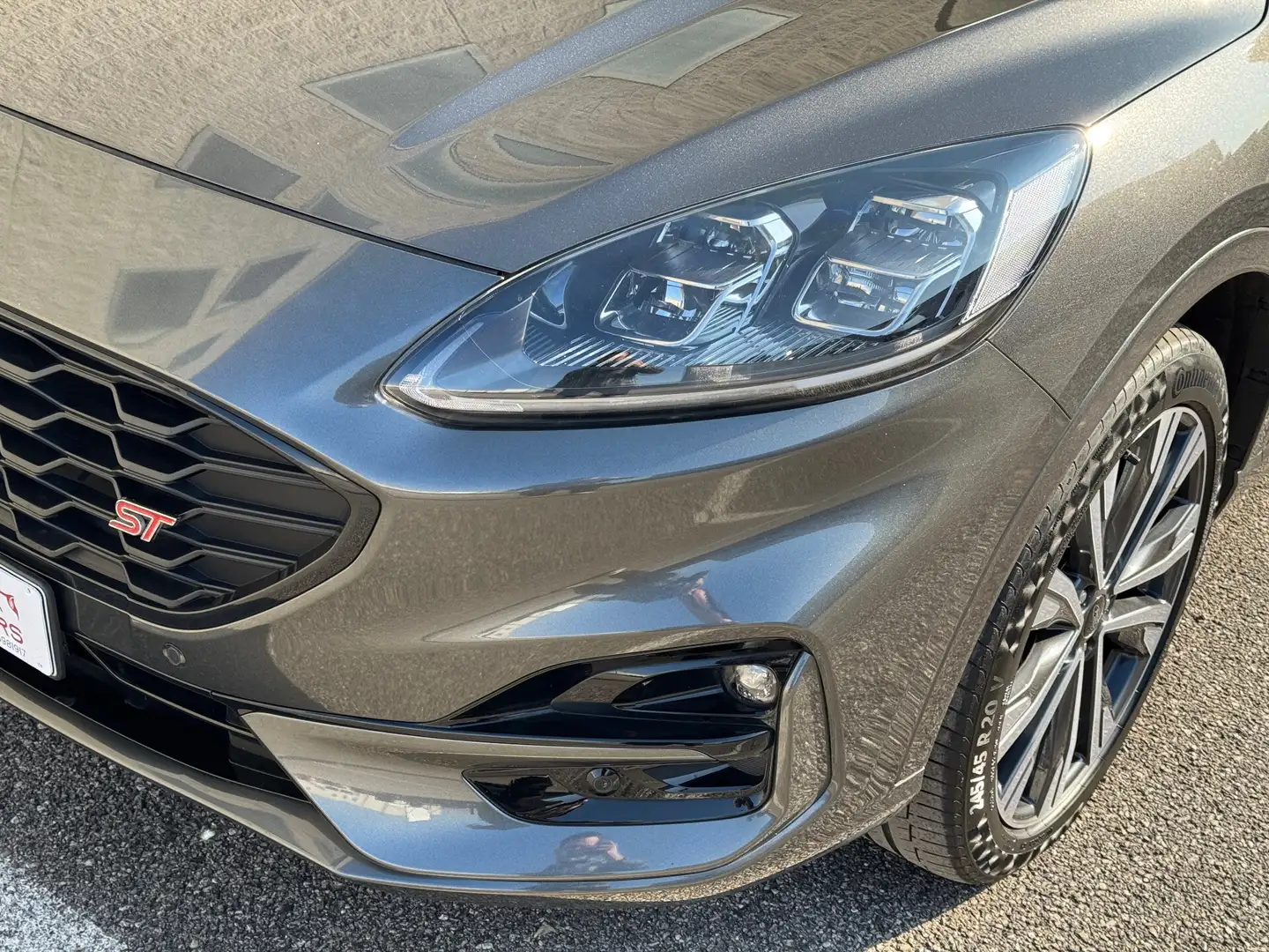Ford Kuga 2.5 Plug In Hybrid 225 CV CVT 2WD ST-Line X Gris - 2