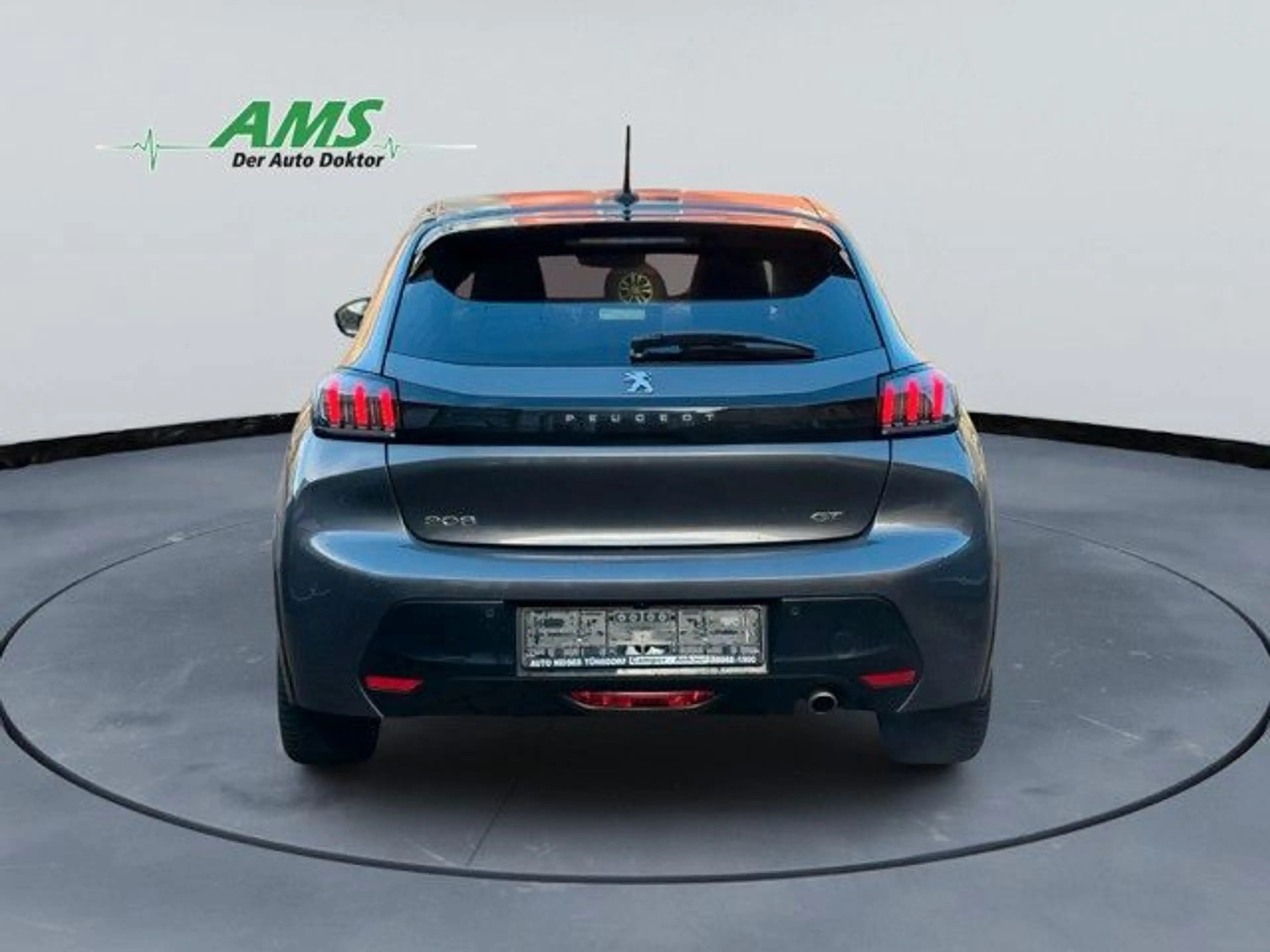 Peugeot 208 GT Pack — photo 12