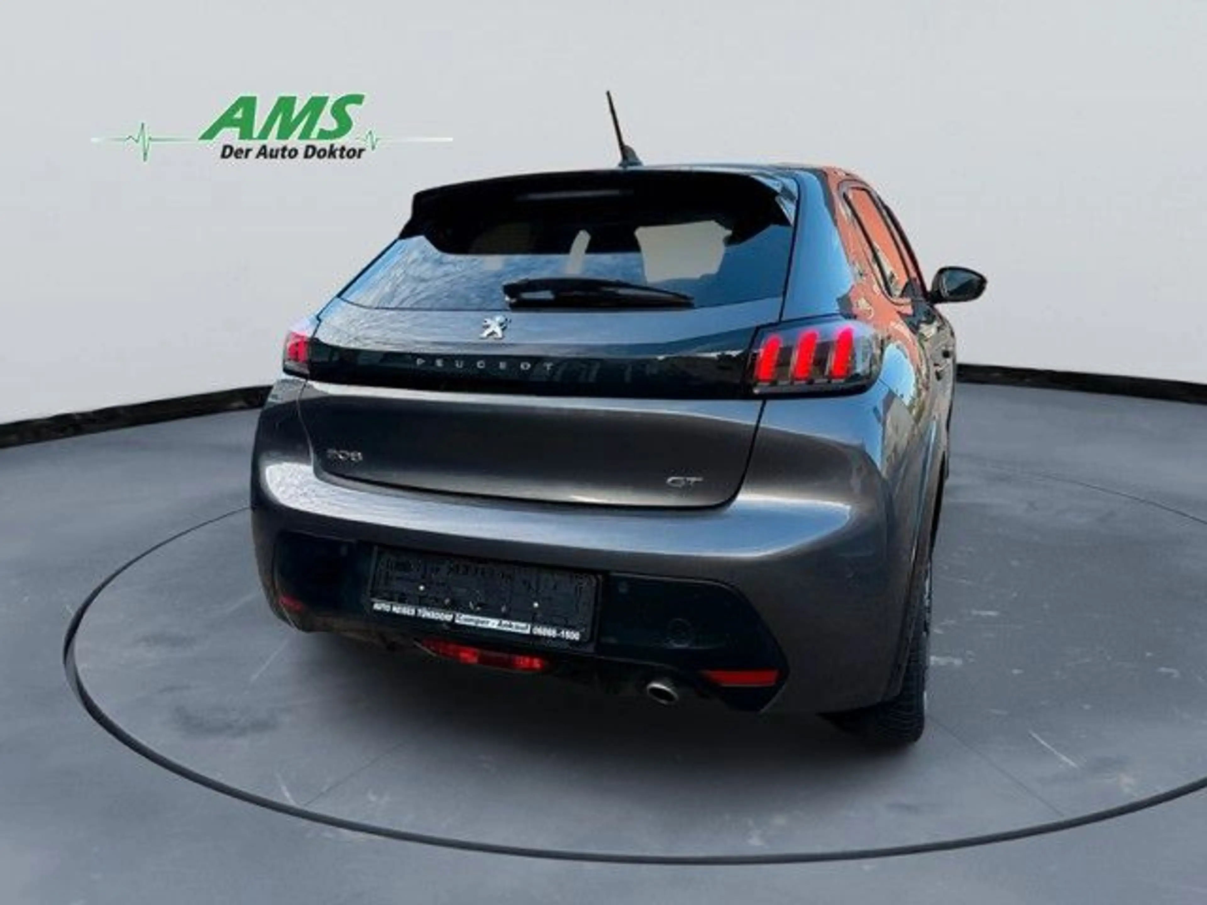 Peugeot 208 GT Pack — photo 4
