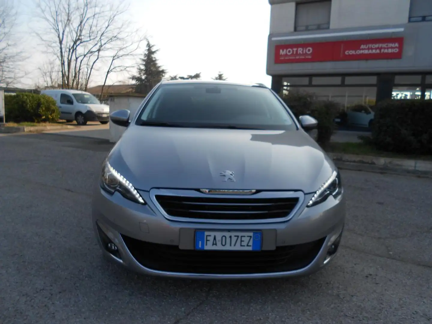 Peugeot 308 PureTech Turbo 130 S&S SW Allure Gris - 2