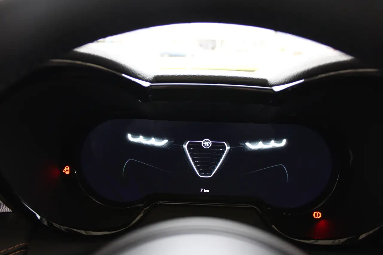 Alfa Romeo Tonale 2025 — фото 9