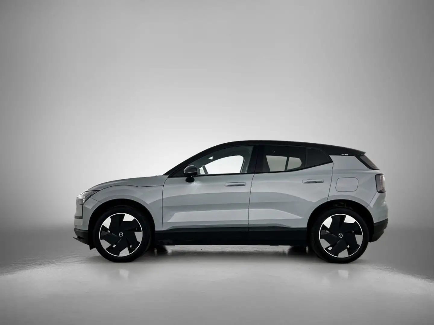 Volvo EX30 Extended Range Plus | Trekhaak | Stoelverw. | Extr Grijs - 2