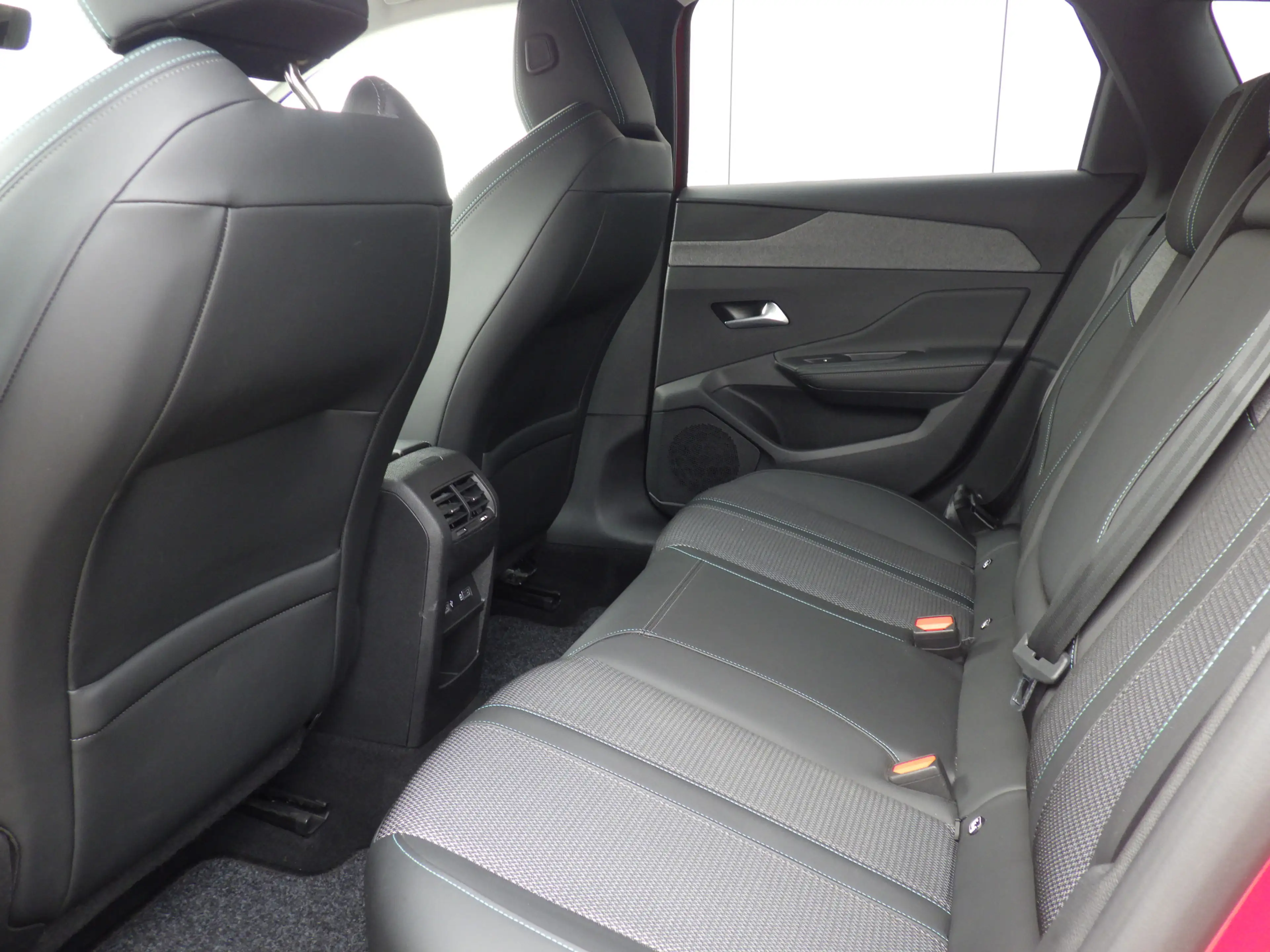 Peugeot 308 SW 1.2 AUT Allure, Camera, Cruise, Navi, Compleet! — photo 24