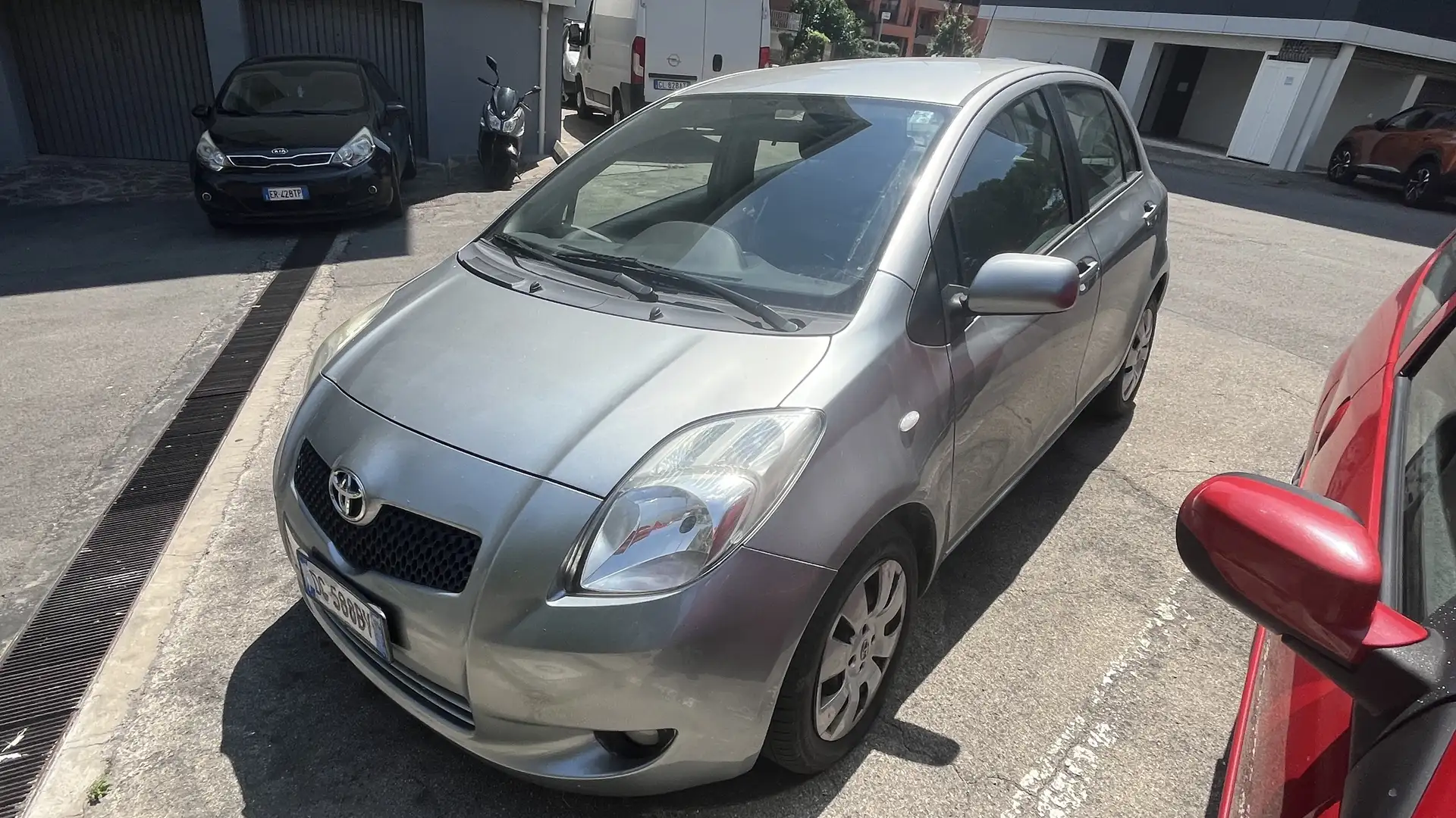 Toyota Yaris 5p 1.3 Sol - 1