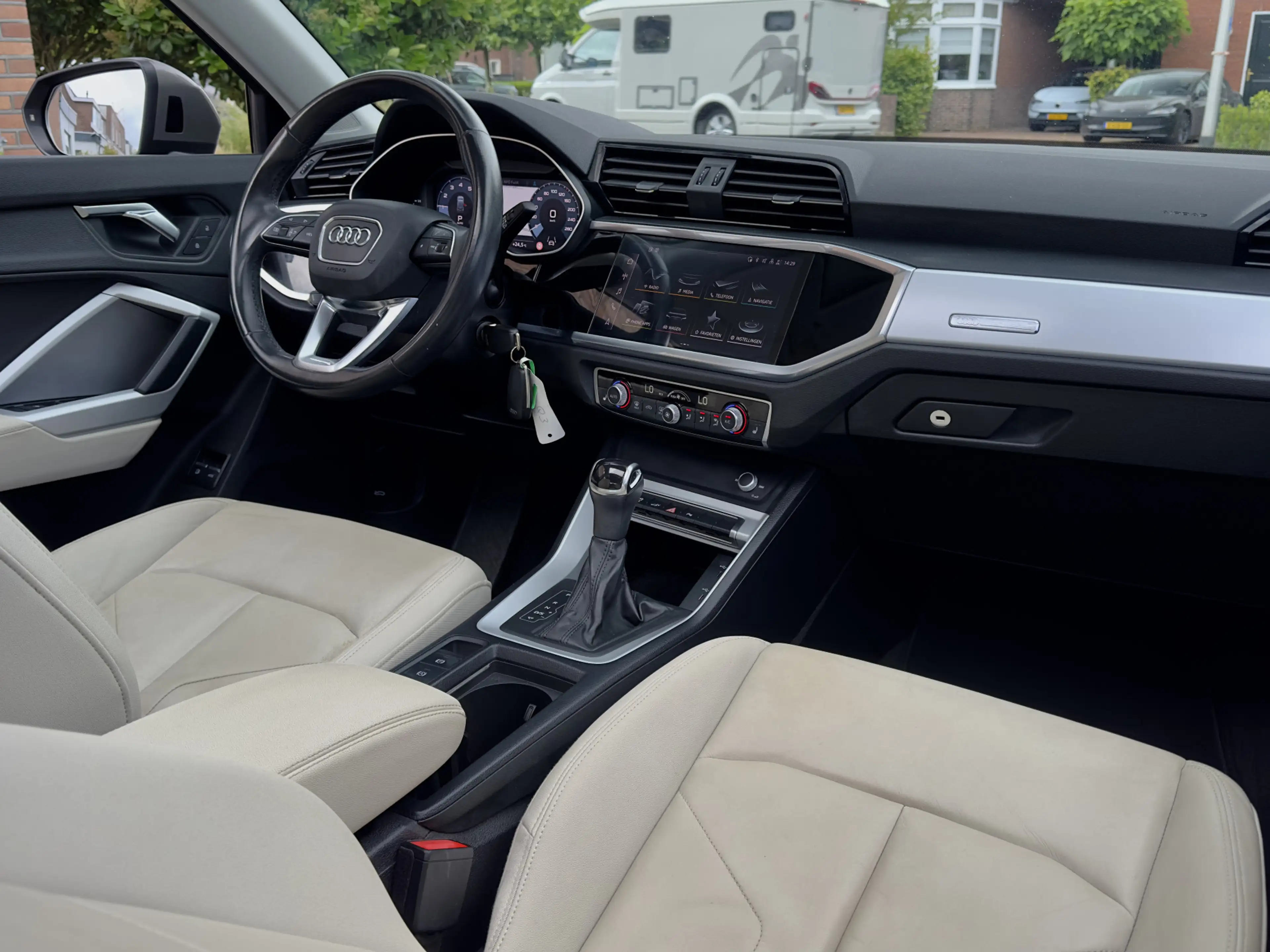 Audi Q3 45 TFSI e ACTIE! BETAAL NU 50% 12450 DE REST IN 2J — photo 2