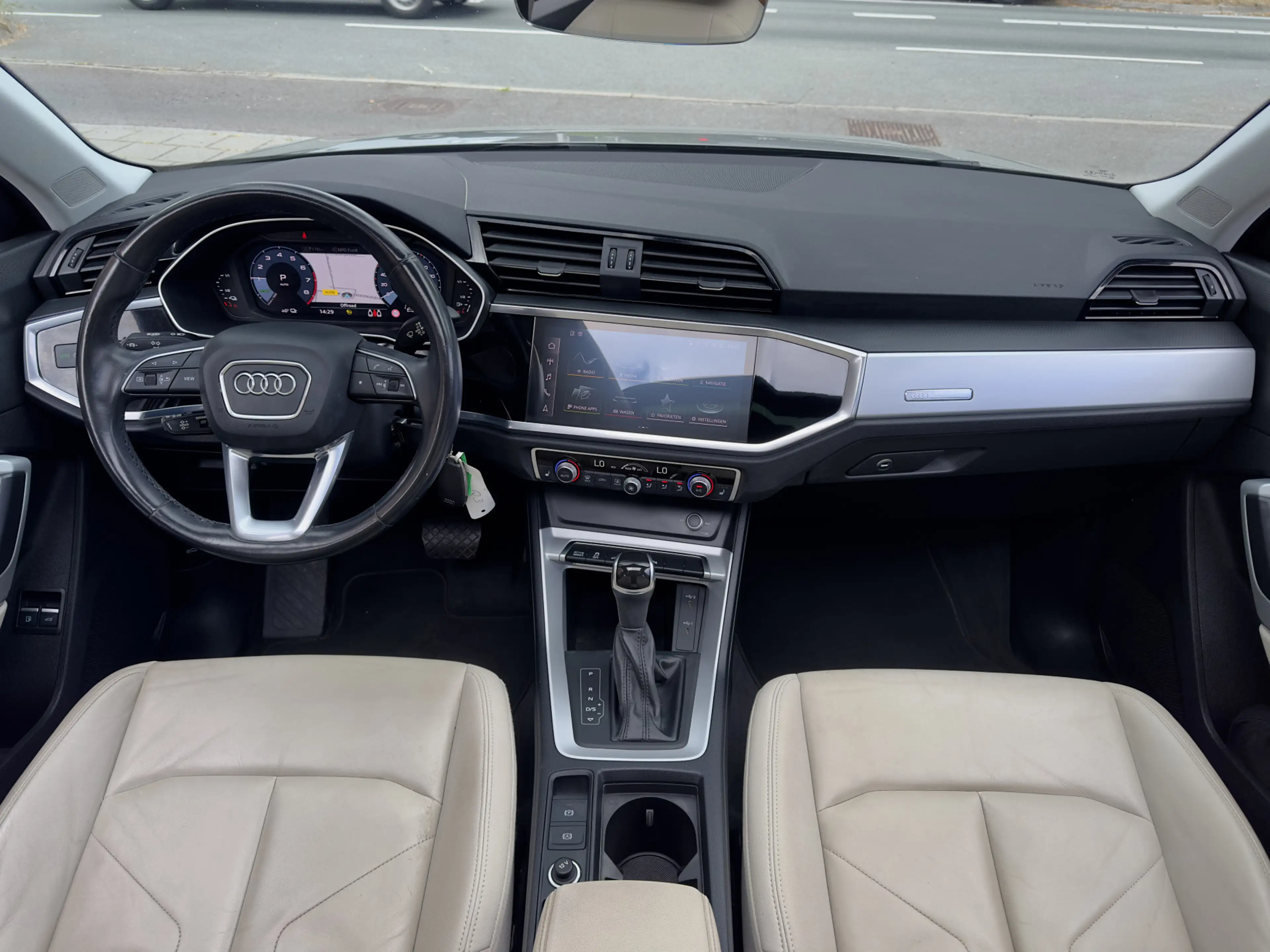 Audi Q3 45 TFSI e ACTIE! BETAAL NU 50% 12450 DE REST IN 2J — photo 15