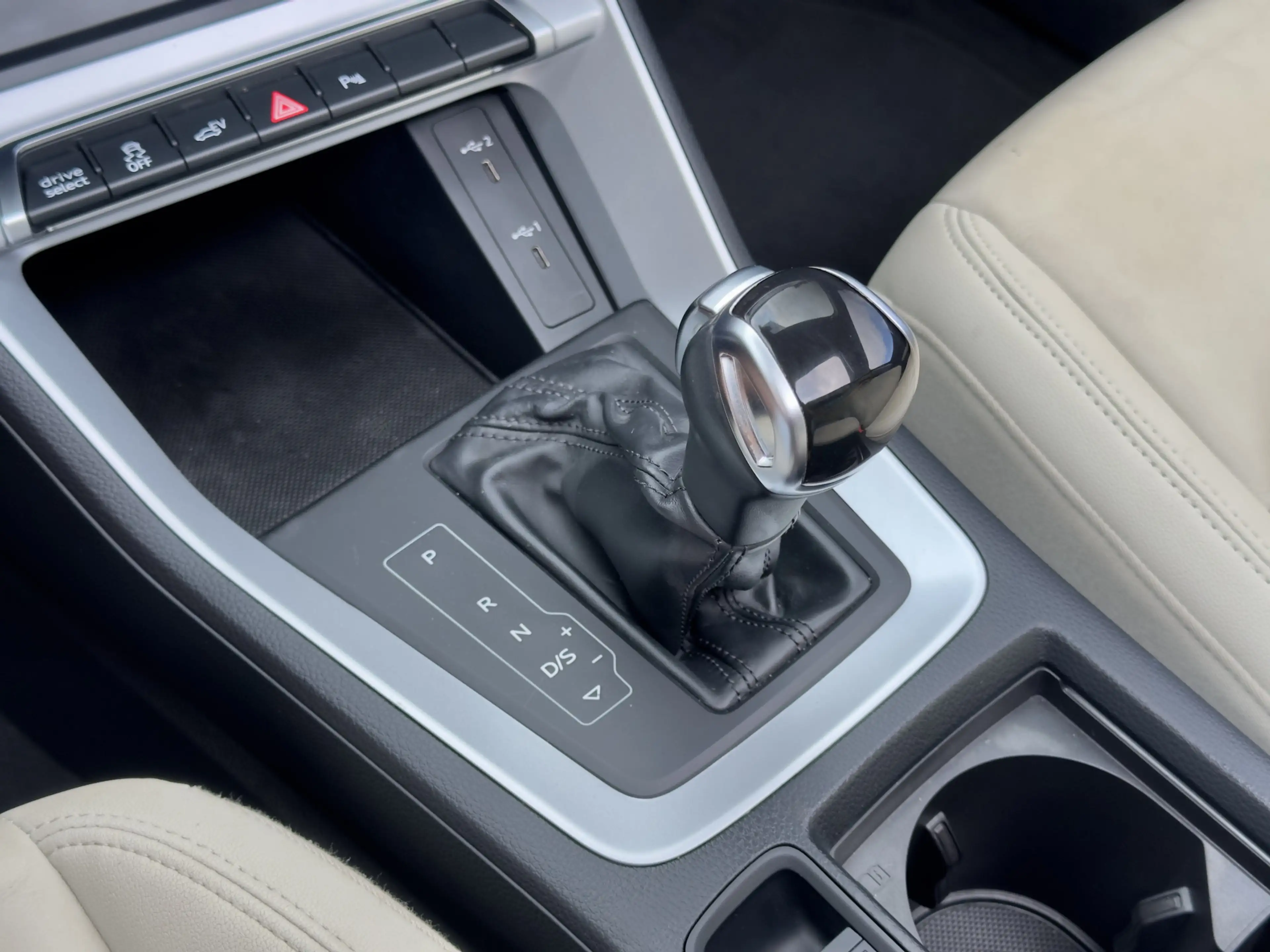 Audi Q3 45 TFSI e ACTIE! BETAAL NU 50% 12450 DE REST IN 2J — photo 10